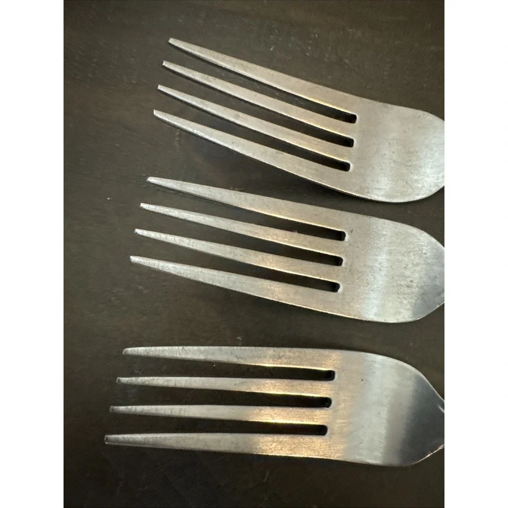 VTG Imperial Stainless Steel Flatware Japan Floral Edge Set Of‎ 4 Dinner Forks